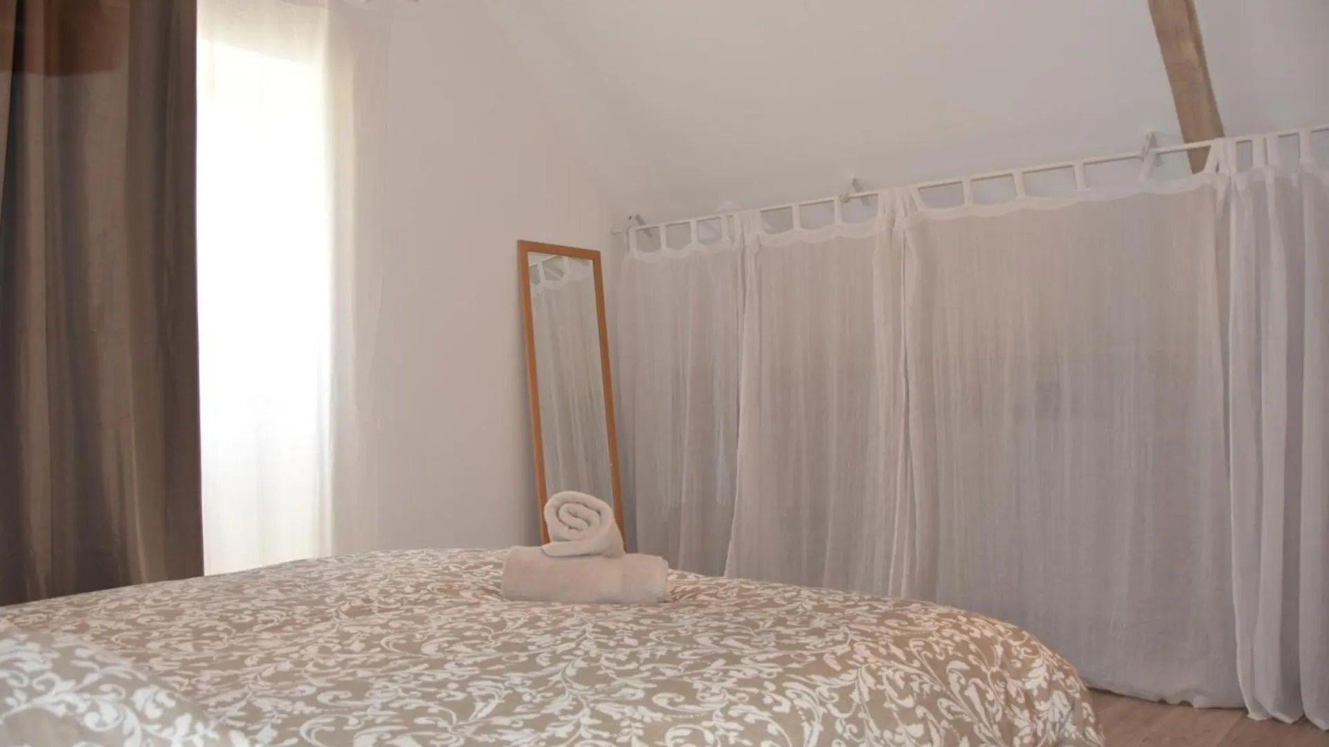 Holiday home Yvonnette Cottage Salles-Courbaties