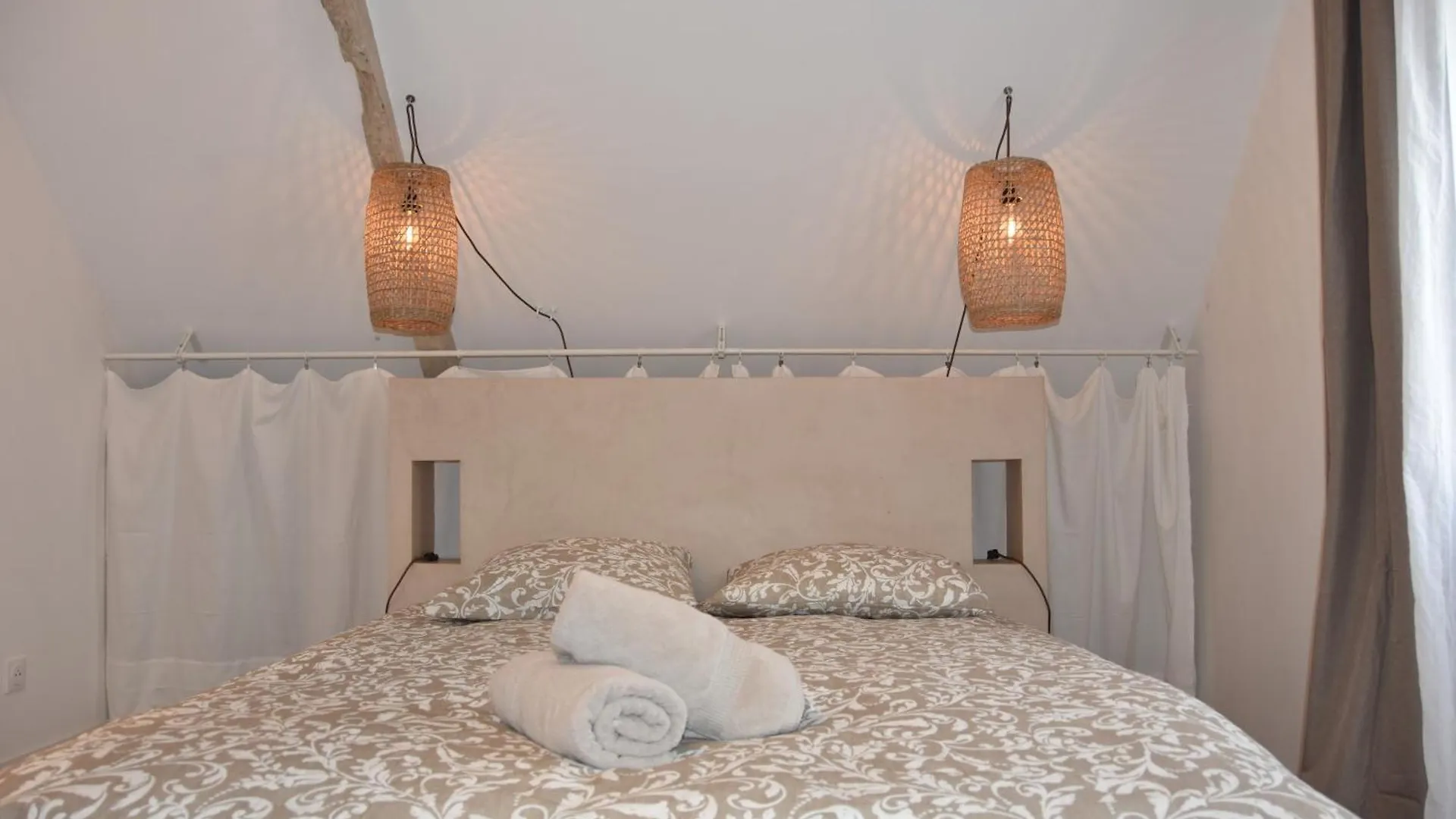 Holiday home Yvonnette Cottage Salles-Courbaties